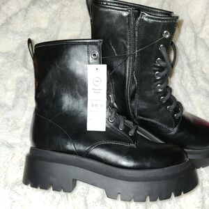 NO BOUNDRIIES Memory Foam Black Lace-Up Platform Combat Boots